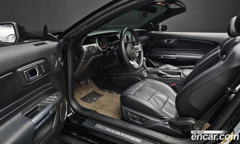 Ford Mustang Convertible