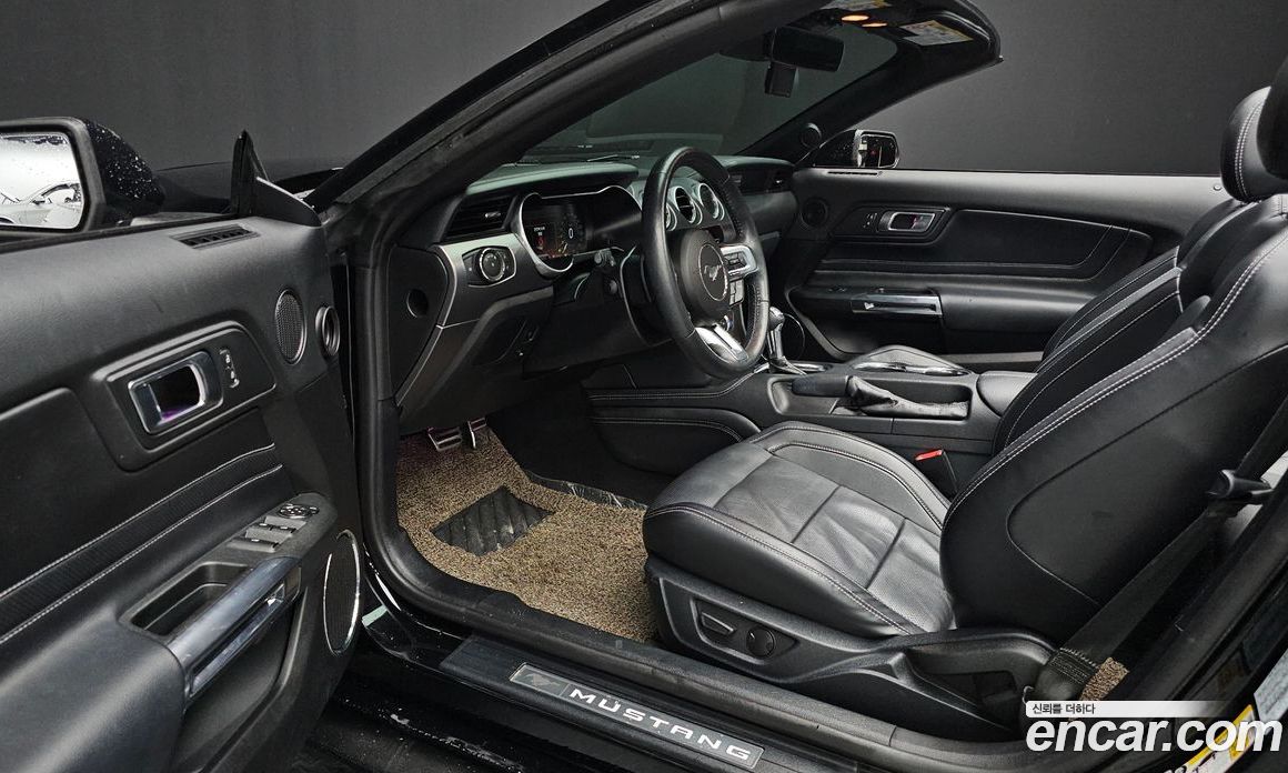 Ford Mustang Convertible