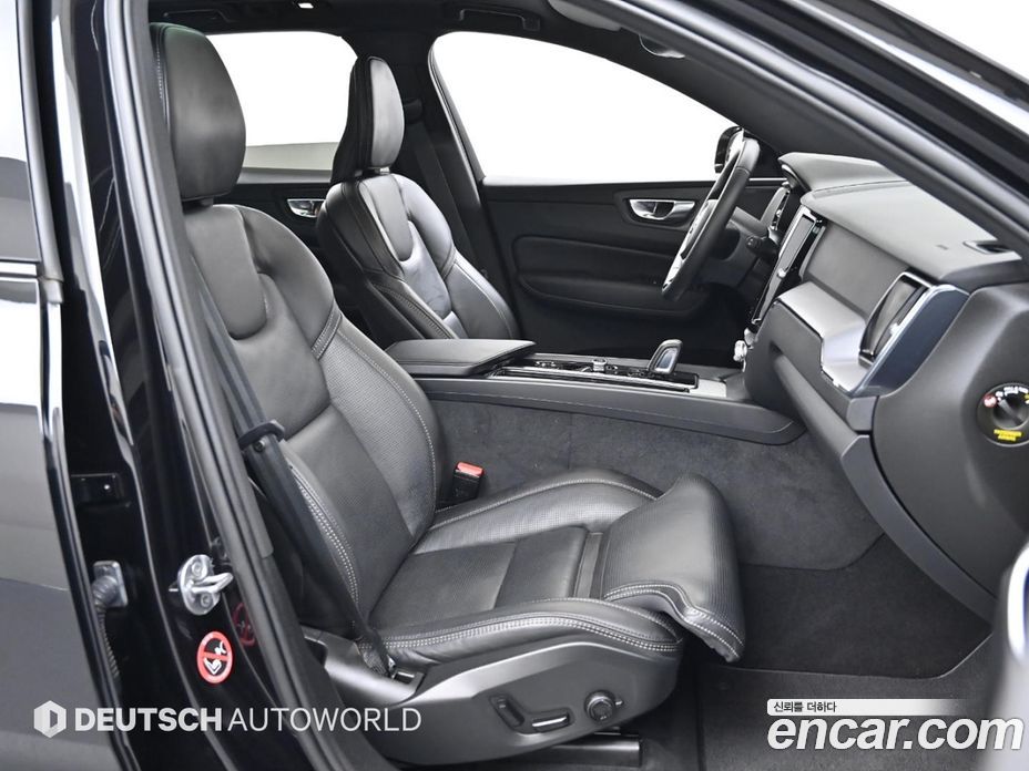 Volvo XC60 B6 R-Design