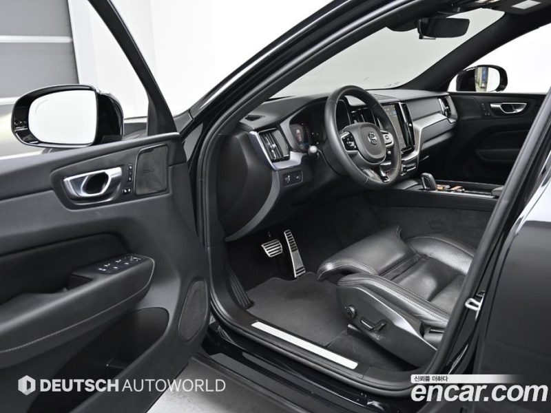 Volvo XC60 B6 R-Design