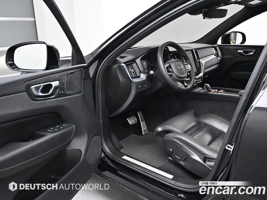 Volvo XC60 B6 R-Design