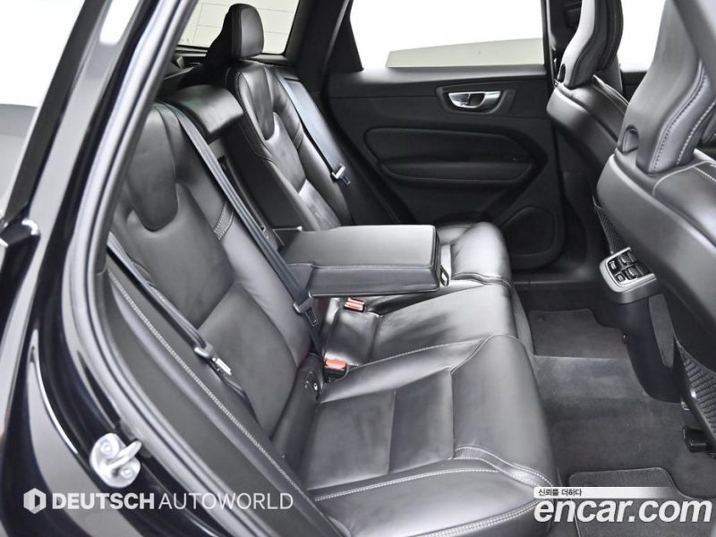 Volvo XC60 B6 R-Design