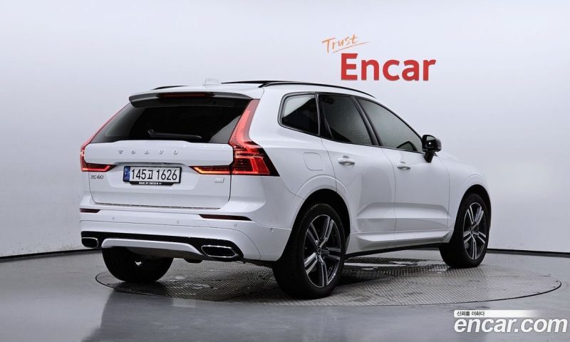 Volvo XC60 T8 R-Design