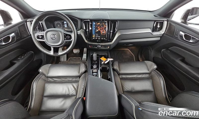 Volvo XC60 T8 R-Design