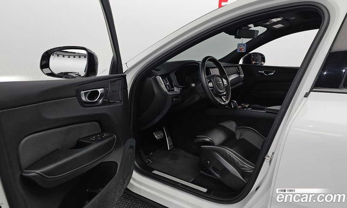 Volvo XC60 T8 R-Design
