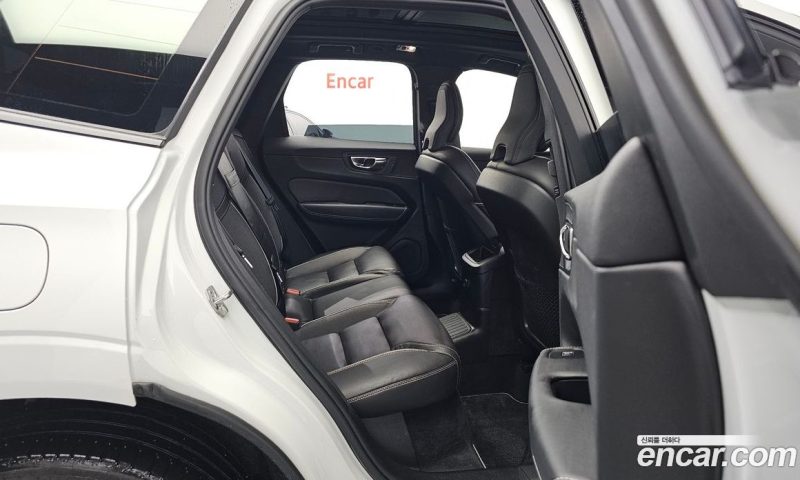 Volvo XC60 T8 R-Design