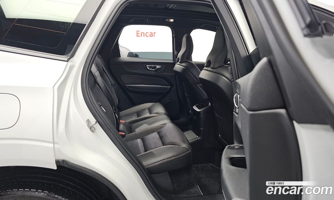 Volvo XC60 T8 R-Design