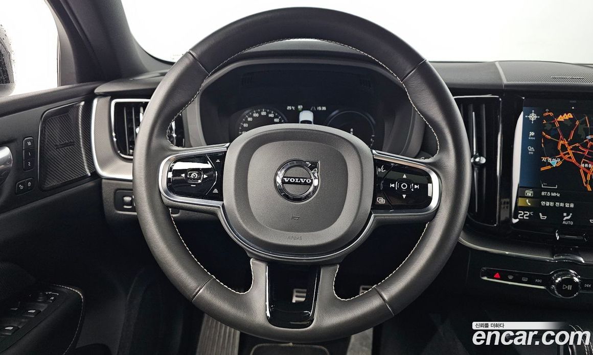 Volvo XC60 T8 R-Design