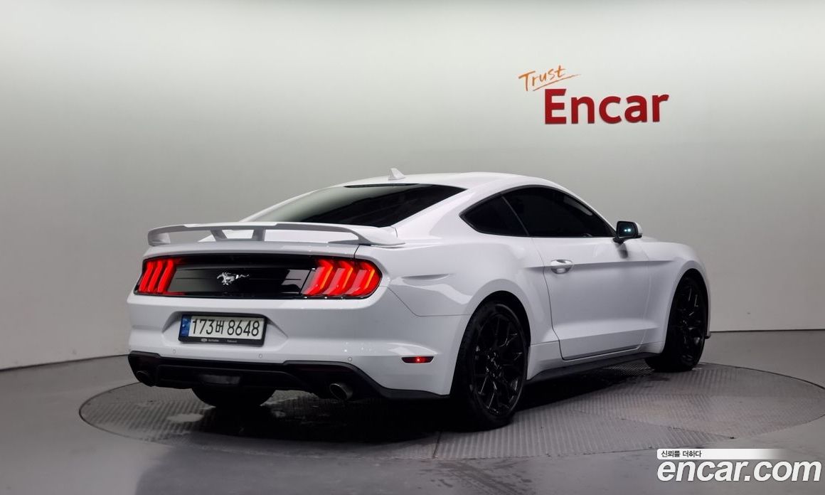 Ford Mustang Coupe
