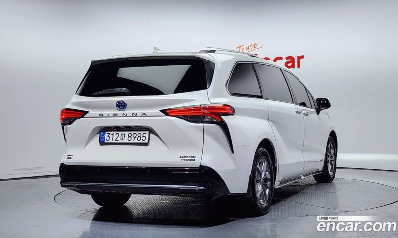 Toyota Sienna 2.5 Hybrid AWD