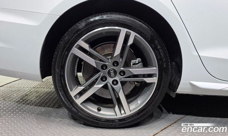Audi A4 45 TFSI Quattro Premium