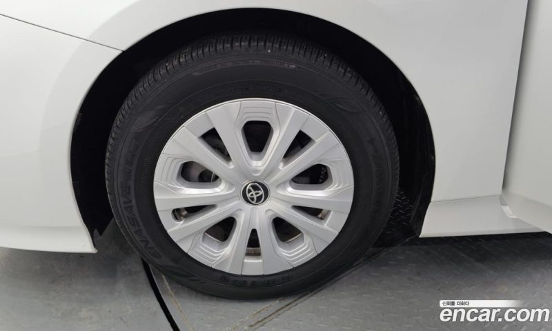 Toyota Prius 1.8 E