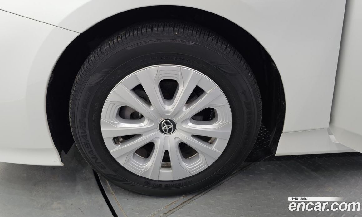 Toyota Prius 1.8 E