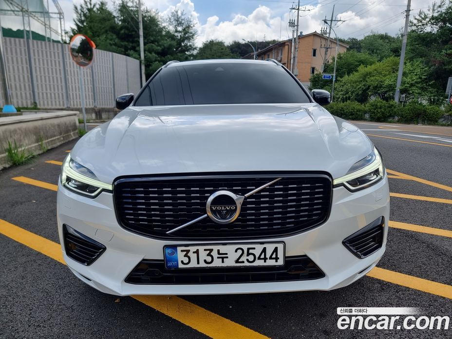 Volvo XC60 T8 R-Design