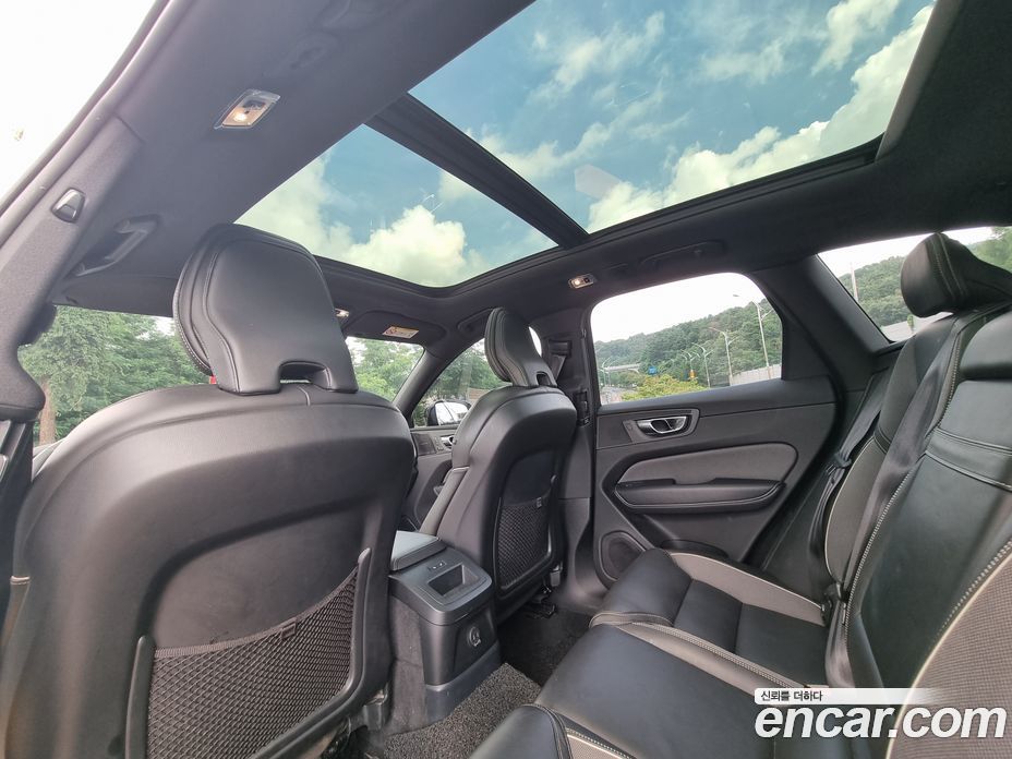 Volvo XC60 T8 R-Design