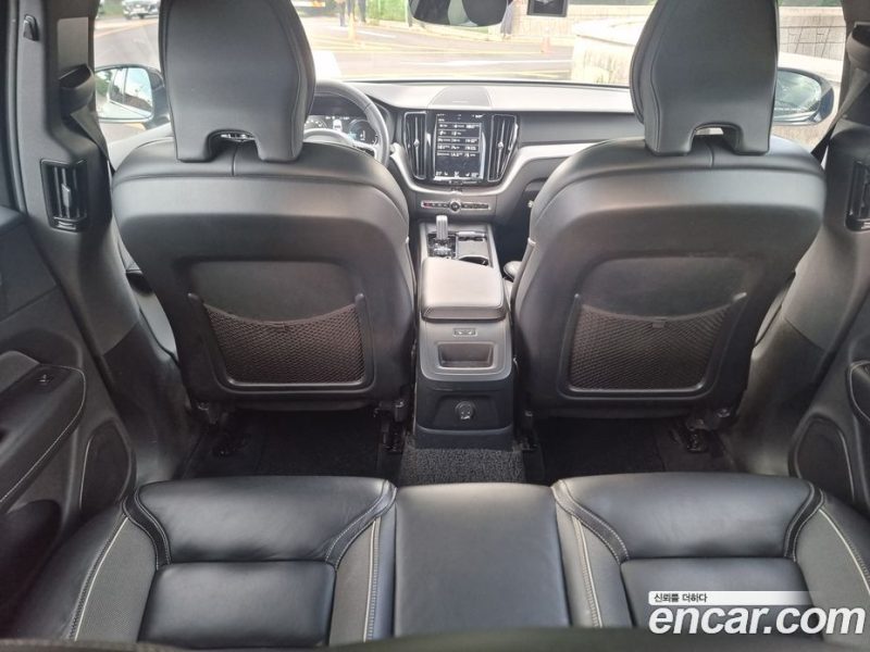 Volvo XC60 T8 R-Design