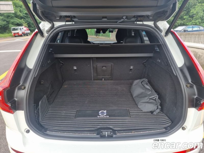 Volvo XC60 T8 R-Design