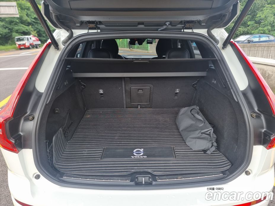 Volvo XC60 T8 R-Design