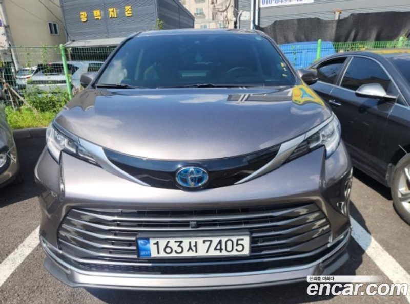 Toyota Sienna 2.5 Hybrid 2WD