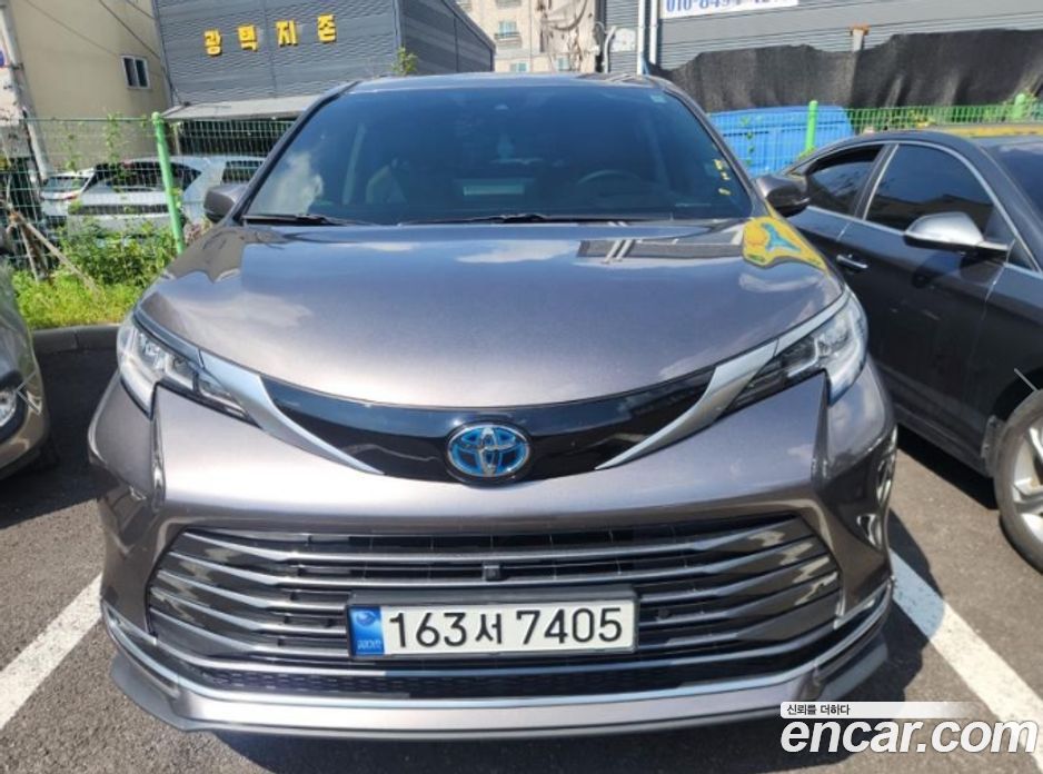 Toyota Sienna 2.5 Hybrid 2WD