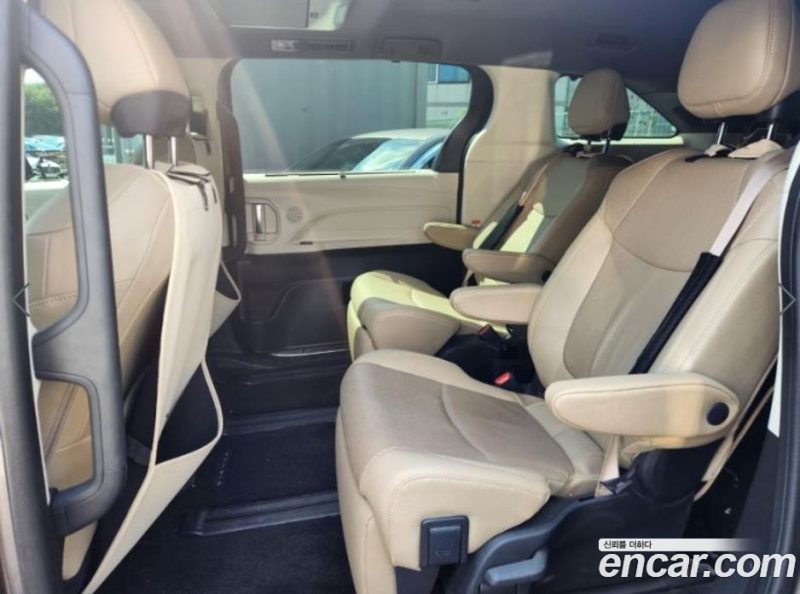 Toyota Sienna 2.5 Hybrid 2WD