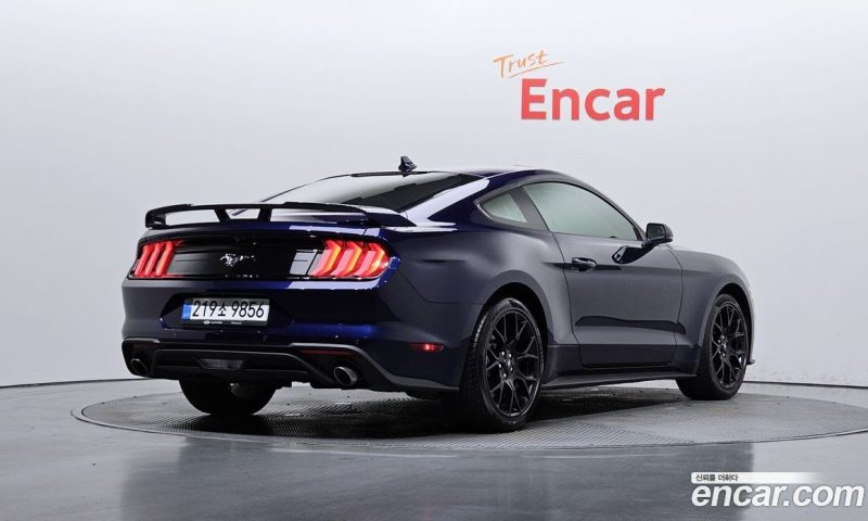 Ford Mustang Coupe