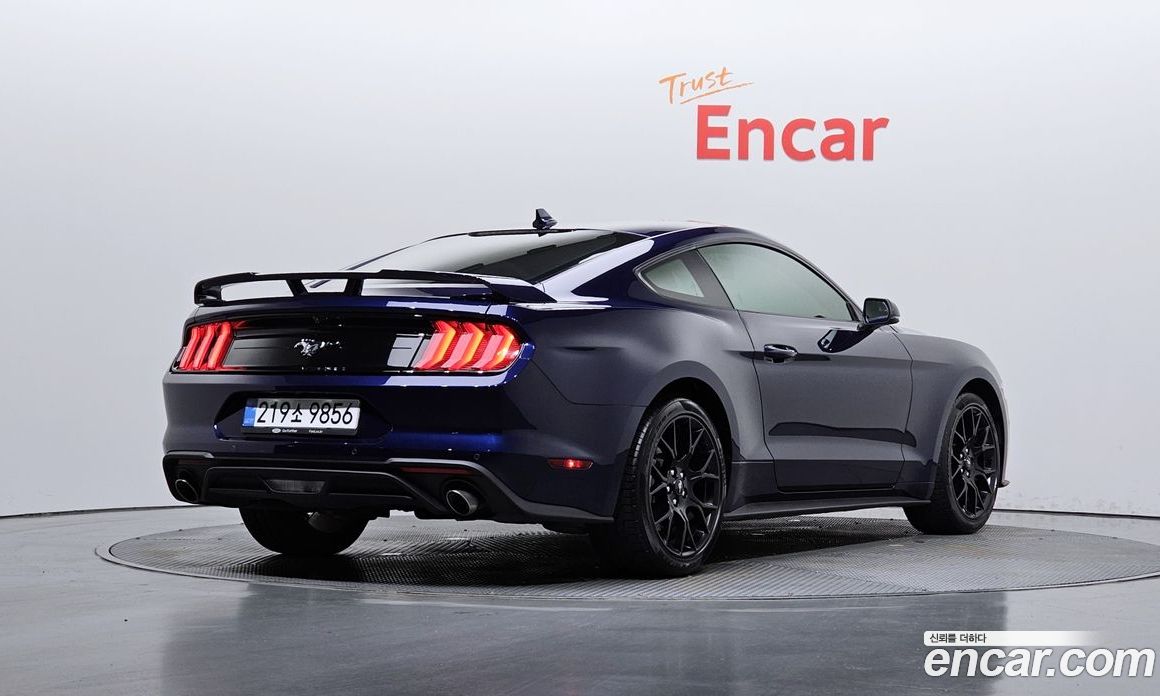 Ford Mustang Coupe