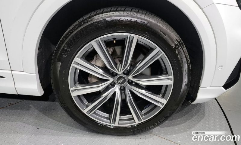Audi Q8 55 TFSI Quattro Premium