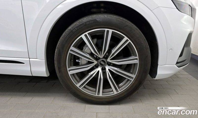 Audi Q8 55 TFSI Quattro Premium