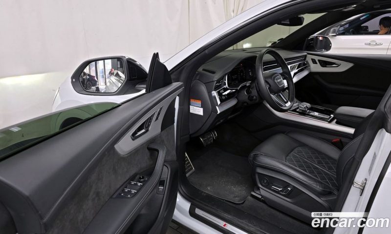 Audi Q8 55 TFSI Quattro Premium