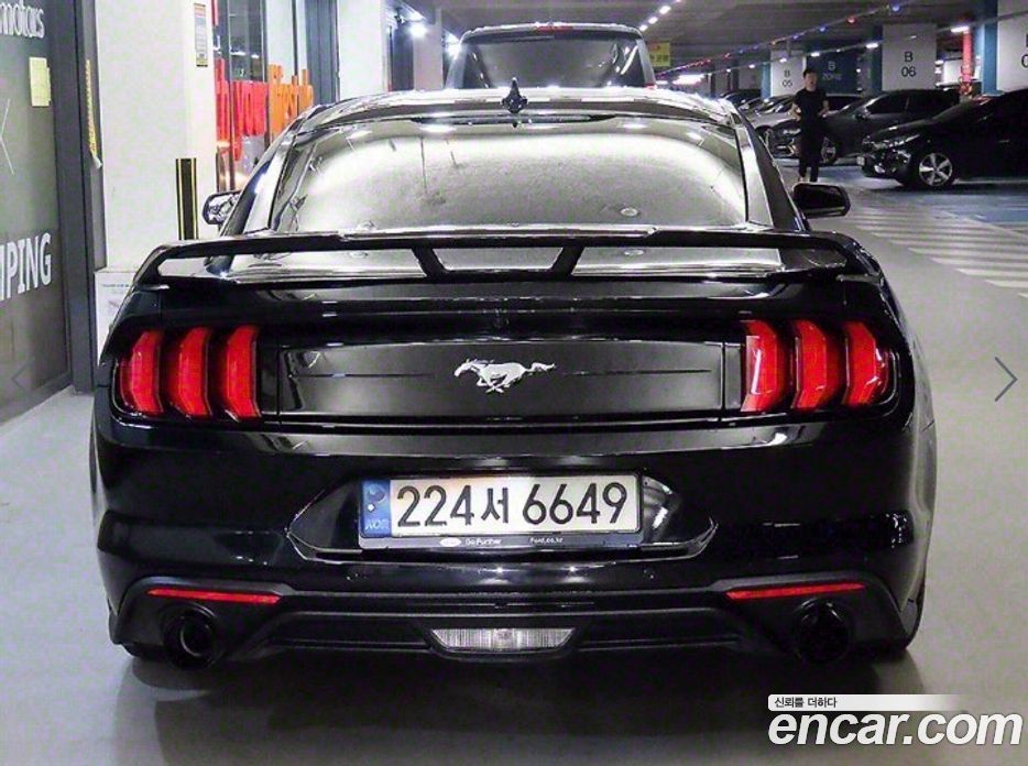 Ford Mustang Coupe