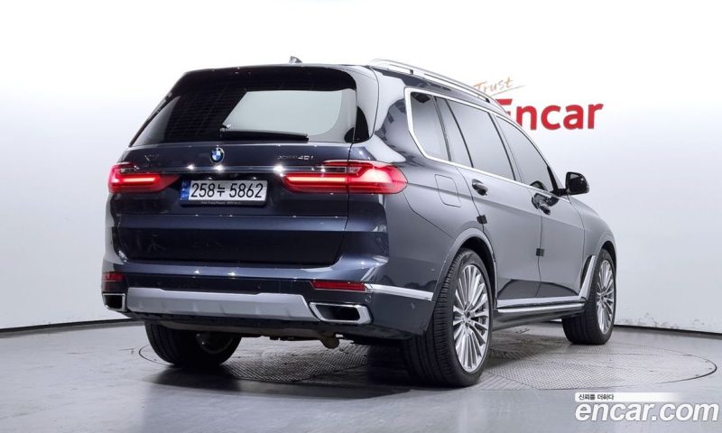 BMW X7 xDrive i40 Design Pure Excellence 6-Seater