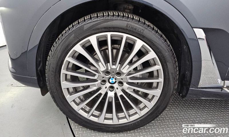 BMW X7 xDrive i40 Design Pure Excellence 6-Seater