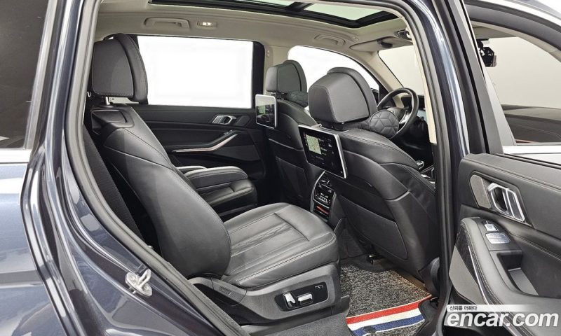 BMW X7 xDrive i40 Design Pure Excellence 6-Seater