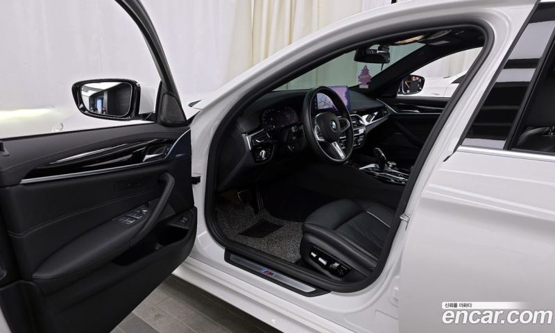 BMW 5-Series i530 M Sport Package