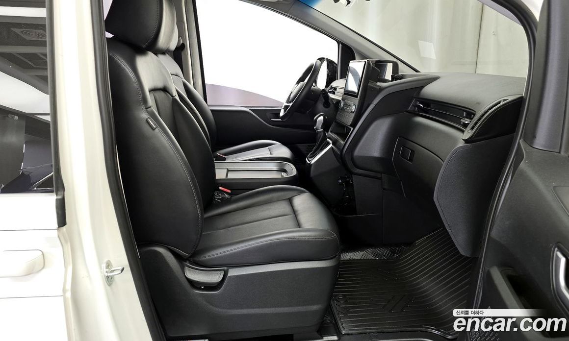 Hyundai Staria Cargo 5-Seater