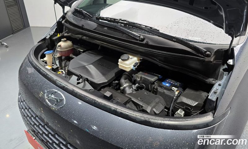 Hyundai Staria Tourer 11-Seater