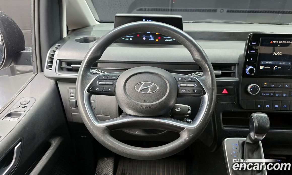Hyundai Staria Tourer 11-Seater