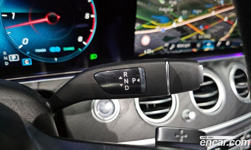 Mercedes Benz E-Class E220d 4MATIC AMG Line