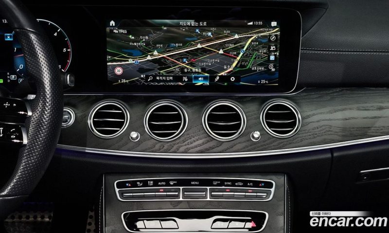 Mercedes Benz E-Class E220d 4MATIC AMG Line