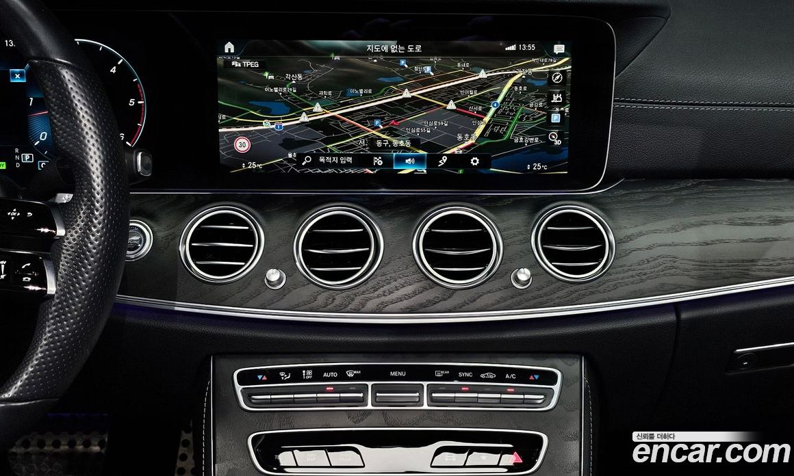 Mercedes Benz E-Class E220d 4MATIC AMG Line