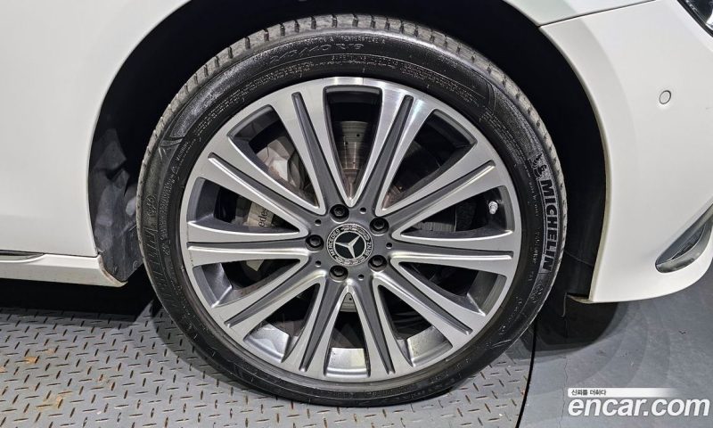 Mercedes Benz E-Class E450 4MATIC Exclusive