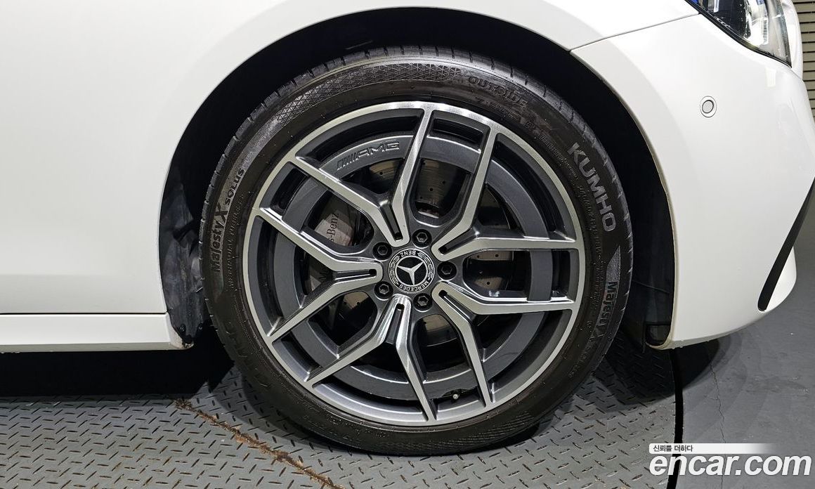 Mercedes Benz E-Class E220d 4MATIC AMG Line