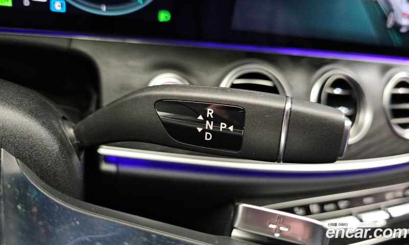 Mercedes Benz E-Class E220d 4MATIC AMG Line