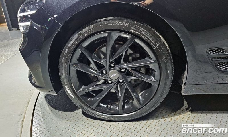 Genesis G70 Gasoline 2.0T 2WD