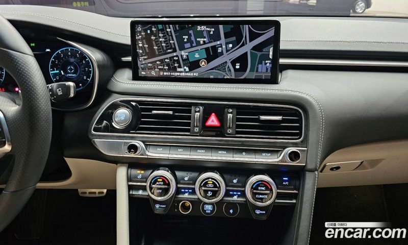 Genesis G70 Gasoline 2.0T 2WD