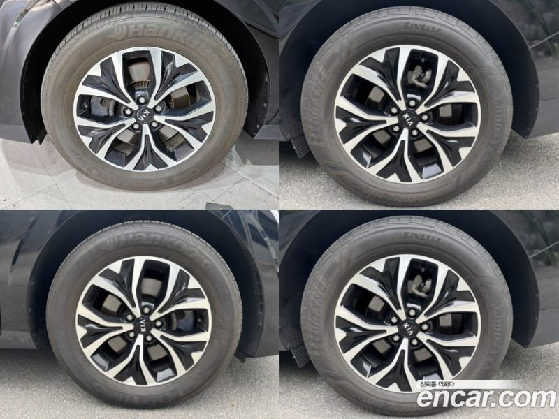 Kia Carnival 9-Seater Noblesse
