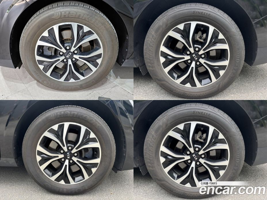 Kia Carnival 9-Seater Noblesse