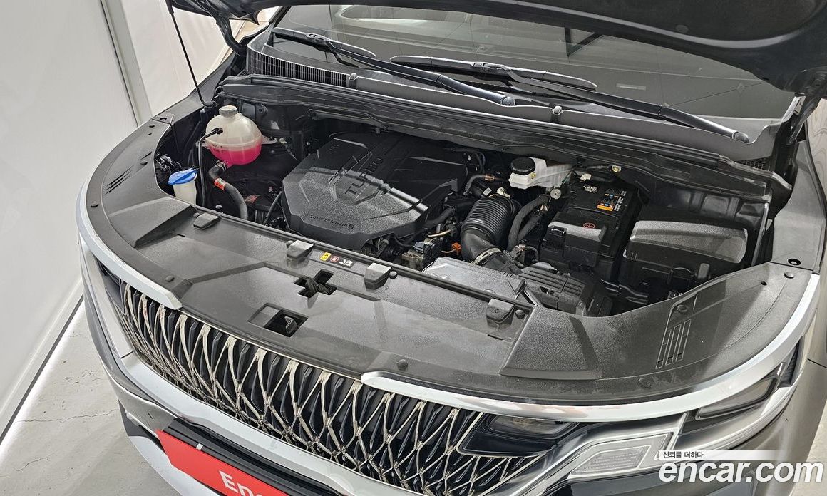 Kia Carnival 9-Seater Noblesse