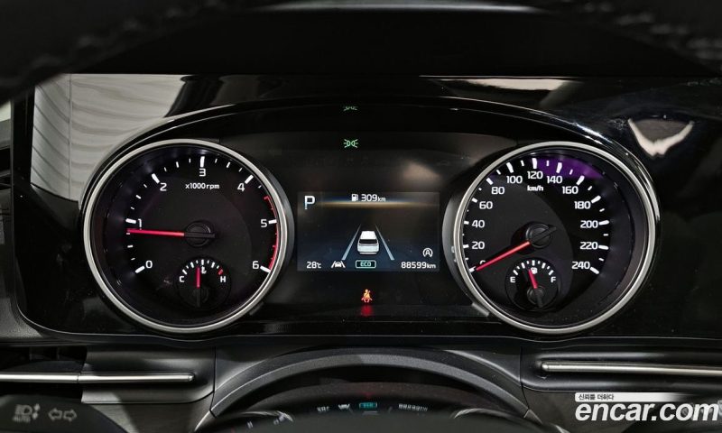 Kia Carnival 9-Seater Noblesse